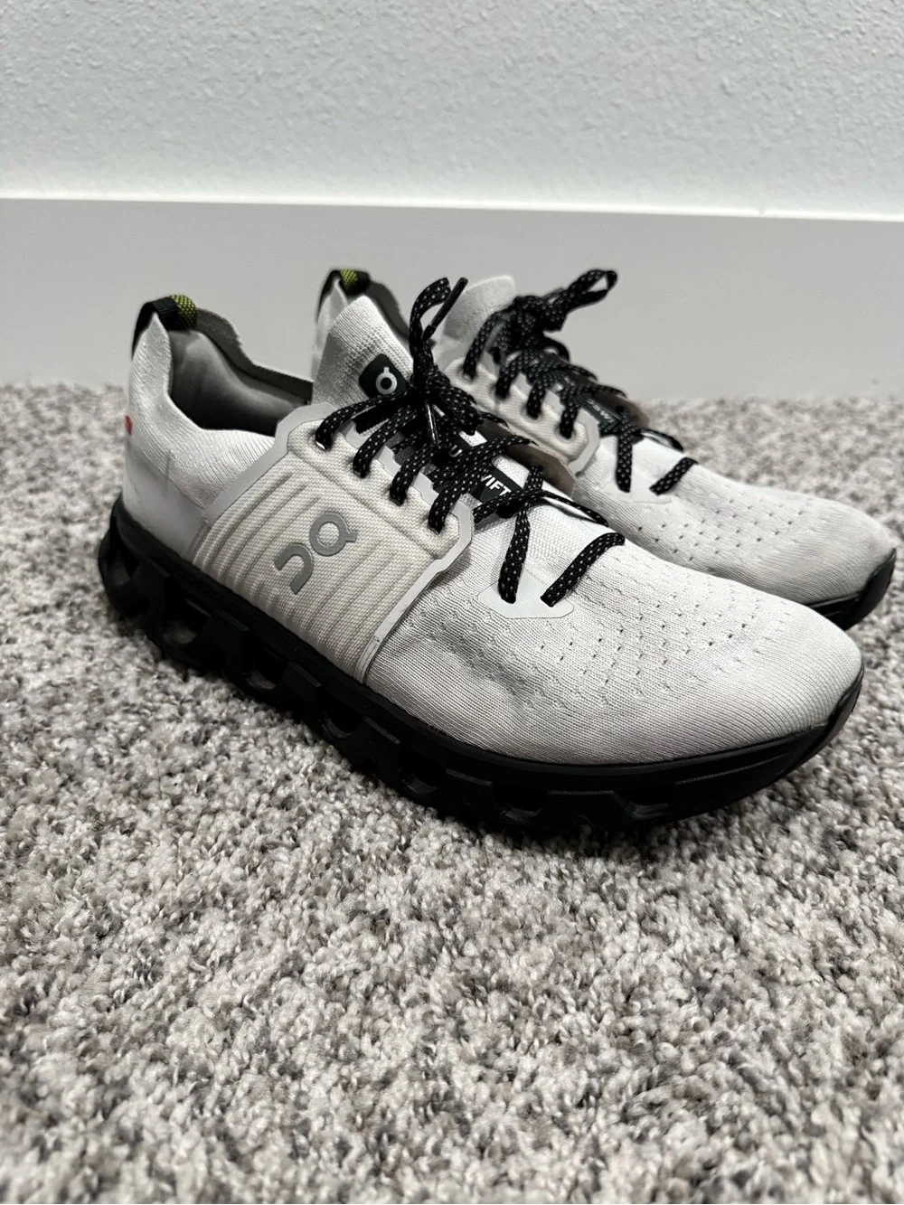 On Cloud Lightweight Light Gray and Black Running Shoes